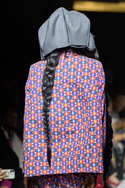 Look 3